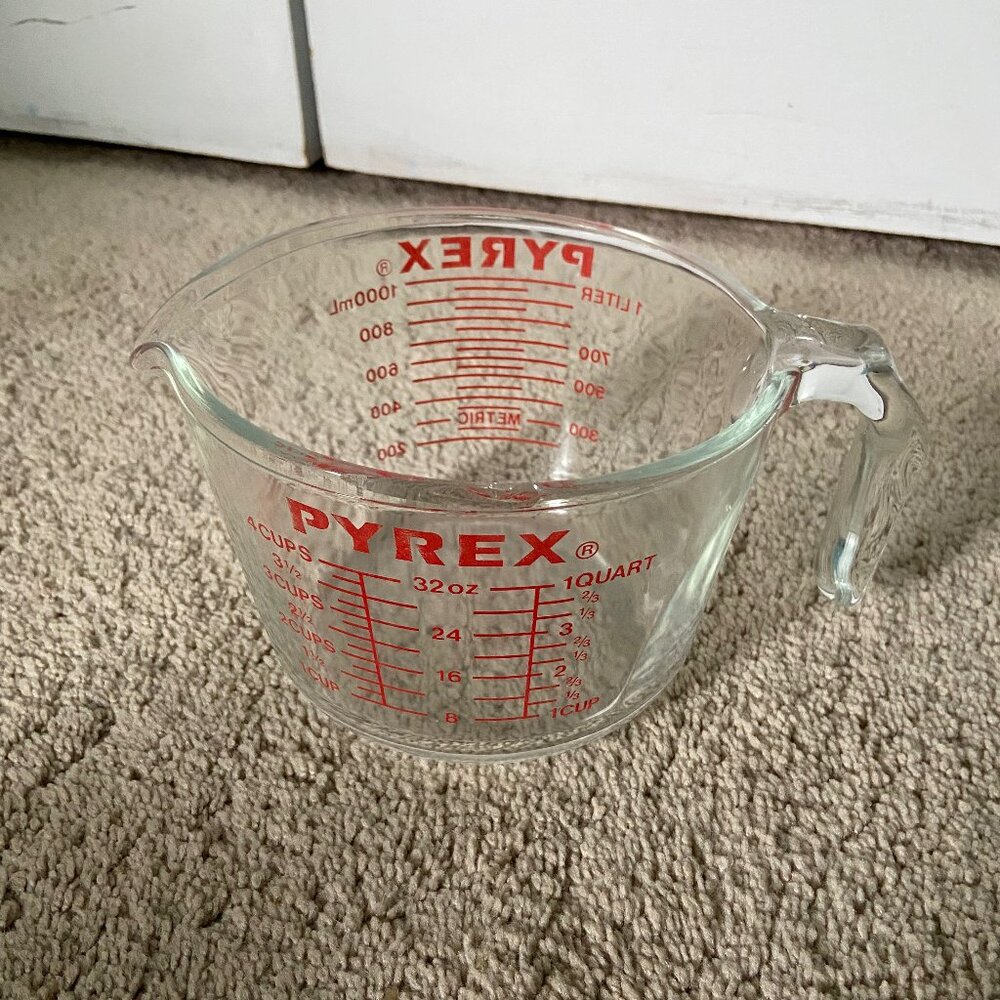 Pyrex Four Cup 32 Ounce 1000 mL One Litre One Quart Glass Liquid Measuring Cup